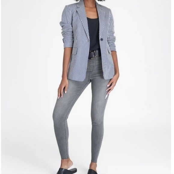 SPANX Vintage Distressed Gray Ankle Skinny Jeans Size Medium - Picture 4 of 11